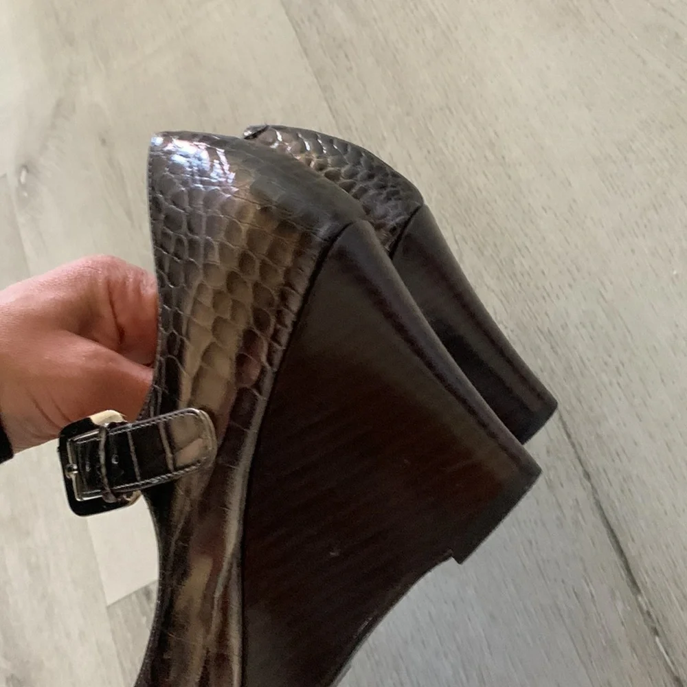 Color Haan Peep Toe Wedges‎ 8 B snake skin